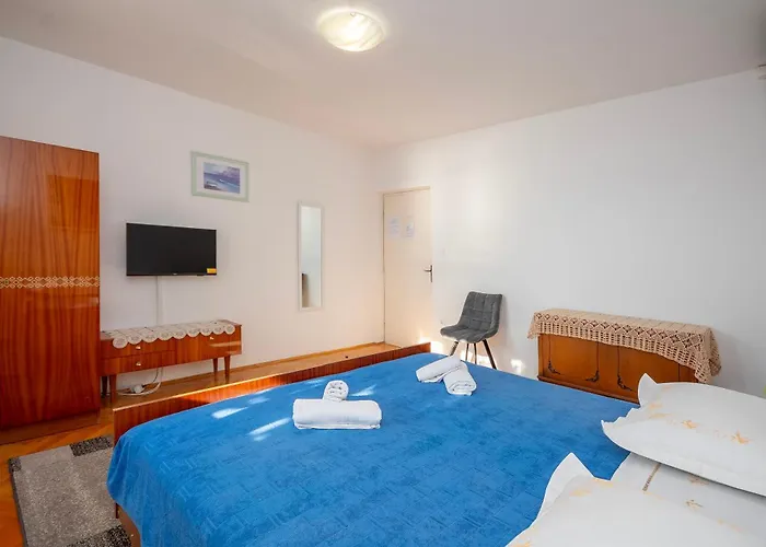 Ivana - With Parking Omiš