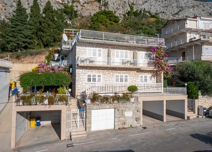 Ivana - With Parking Lejlighed